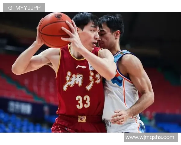 上海篮球队在世界锦标赛积分榜上以73分稳居第一名展现强劲实力