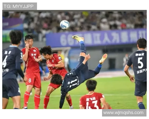 全球足球巨星同框合影展现足球魅力与团结精神的精彩瞬间 全球足球巨星同框合影展现足球魅力与团结精神的精彩瞬间