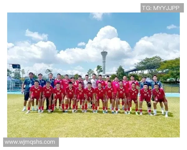 加入我们一起追逐梦想成为足球场上的英雄与传奇